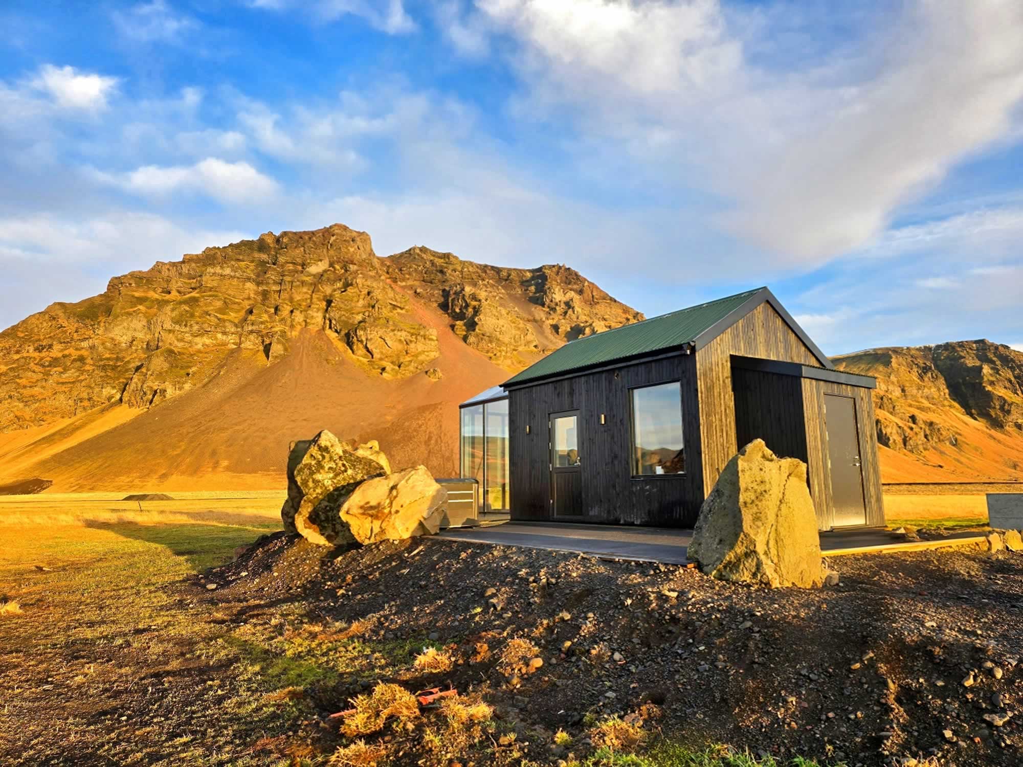 aurora-cabin-2025121317091283