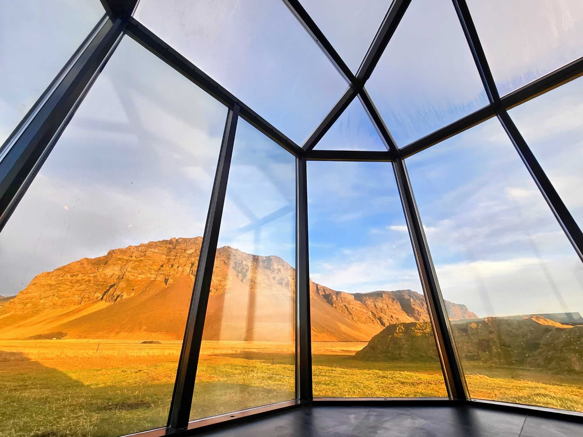 aurora-cabin-2025121317541977