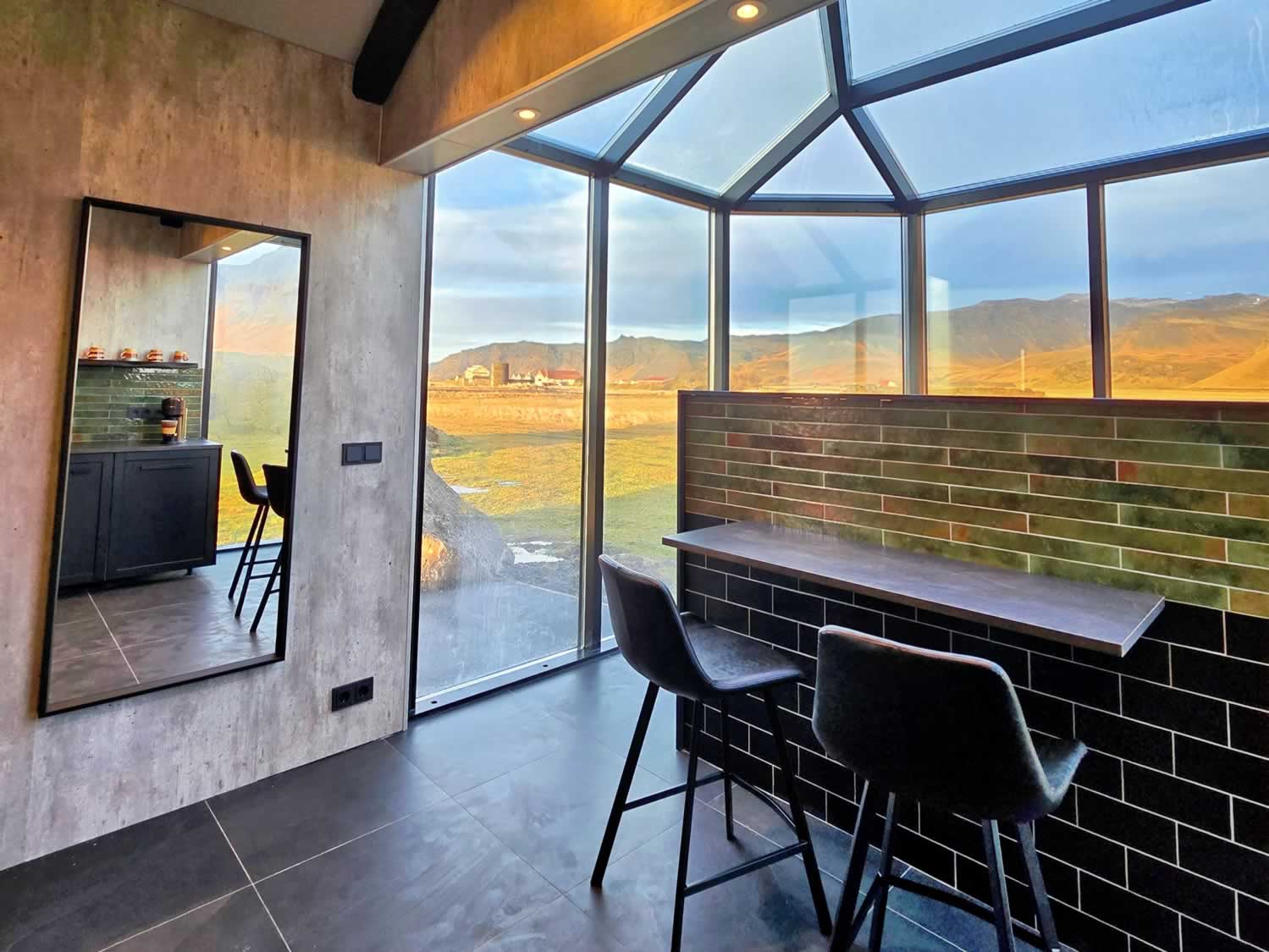 aurora-cabin-2025121318182771