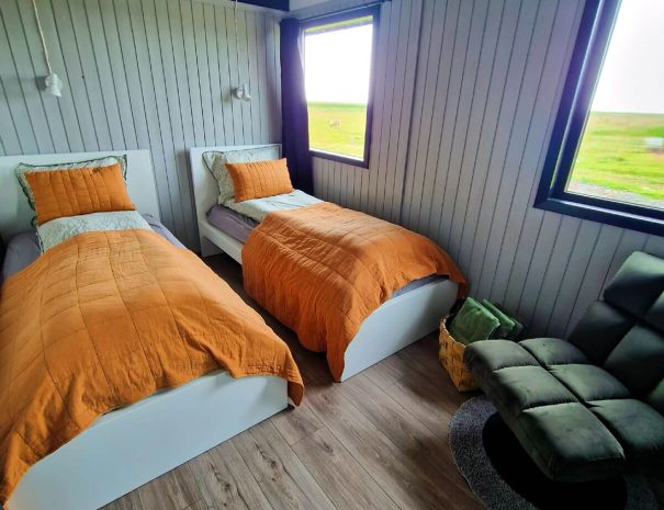 green-farm-stay-cabin-beds-news