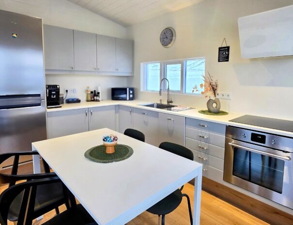 {"data":{"source_platform":"mobile_2","pictureId":"22834616fa1a469889a2ef03ad261e56","appversion":"8.4.0","stickerId":"","filterId":"","infoStickerId":"","imageEffectId":"","playId":"","activityName":"","os":"android","product":"retouch","originAppId":"7356","exportType":"","editType":"","alias":"","enterFrom":"enter_launch","capability_key":["edit"],"capability_extra_v2":{"edit":[{"panel":"composition"},{"panel":"one_key_edit"}]},"effect_type":"tool","effect_id":"edit"},"source_type":"hypic","tiktok_developers_3p_anchor_params":"{"client_key":"awgvo7gzpeas2ho6","template_id":"","filter_id":[],"capability_key":["edit"],"capability_extra_v2":{"edit":[{"panel":"composition"},{"panel":"one_key_edit"}]}}"}