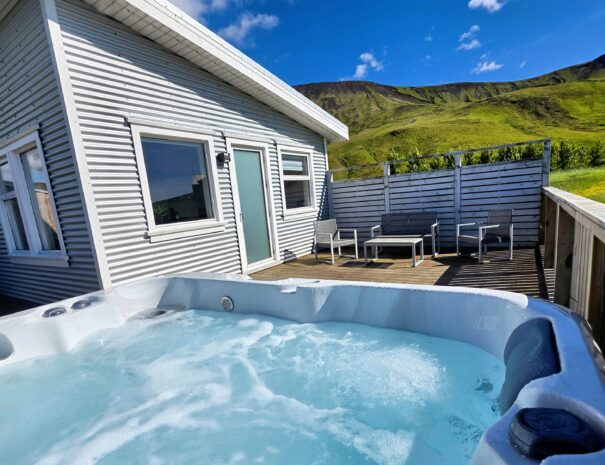 Private Cabin at Seljanlandsfoss for rent, coolcation spot